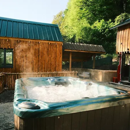 Le Refuge Du Milan - Bus Avec Jacuzzi 5 Personnes Chalé Bertren